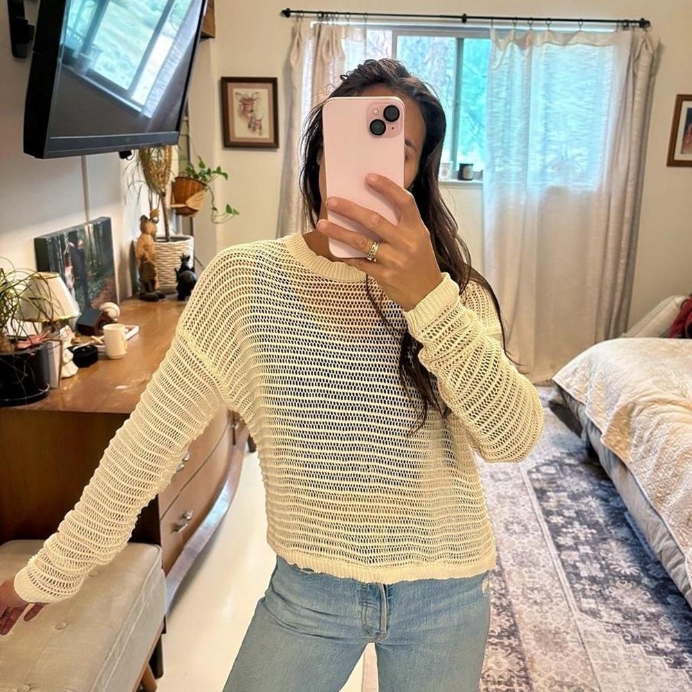 Forever 21 Cream Open Knit Mesh Sweater Long Sleeve Crochet Pullover Medium